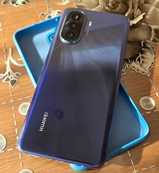 Vând huawei nova y 70