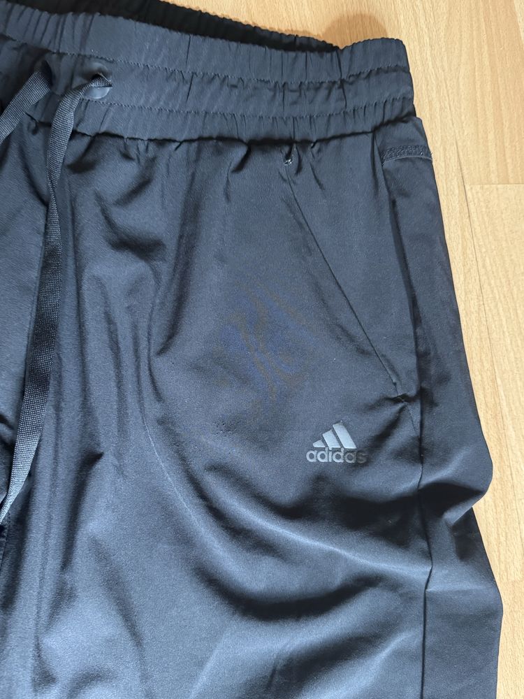 Оригинална мъжка черна долница Adidas Climalite ! L