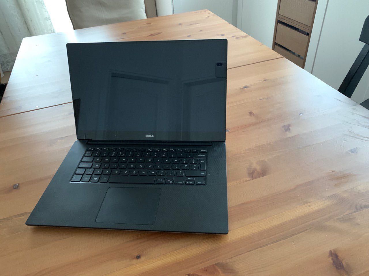 Лаптоп Dell XPS 15 9550