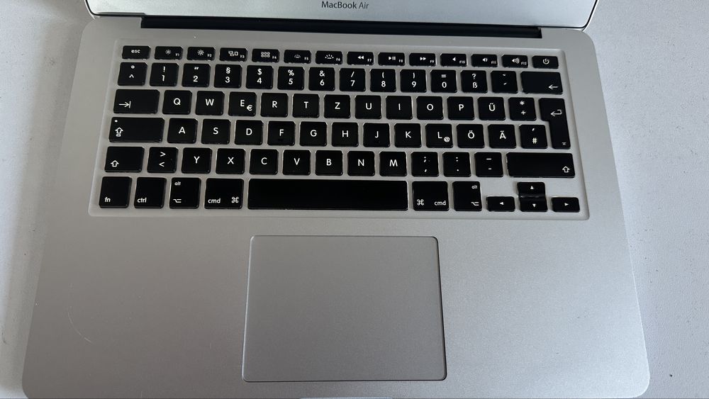 MacBook Air 13", MacOS High Sierra