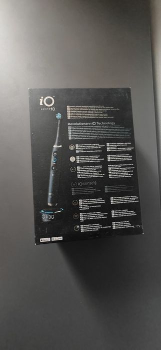 Periuța de dinți Oral B seria 10 noua sigilata