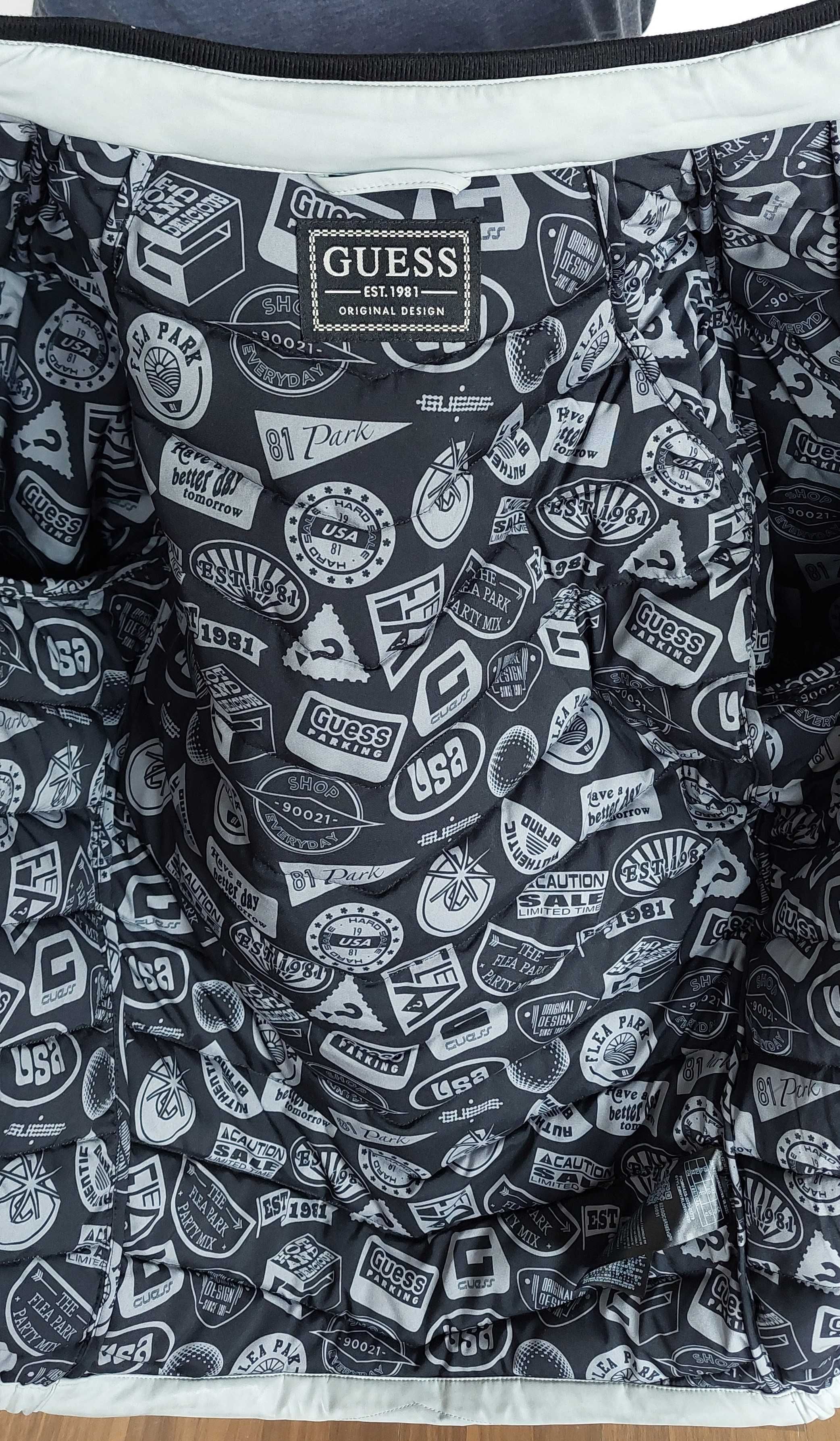 Стилно яке GUESS