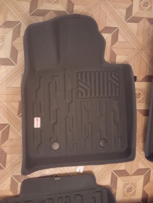 Продам качественный полик новый