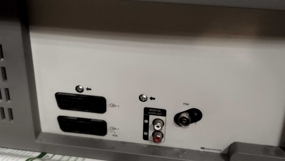 Samsung CW -29A208P цветен телевизор с кинескоп 29 инча