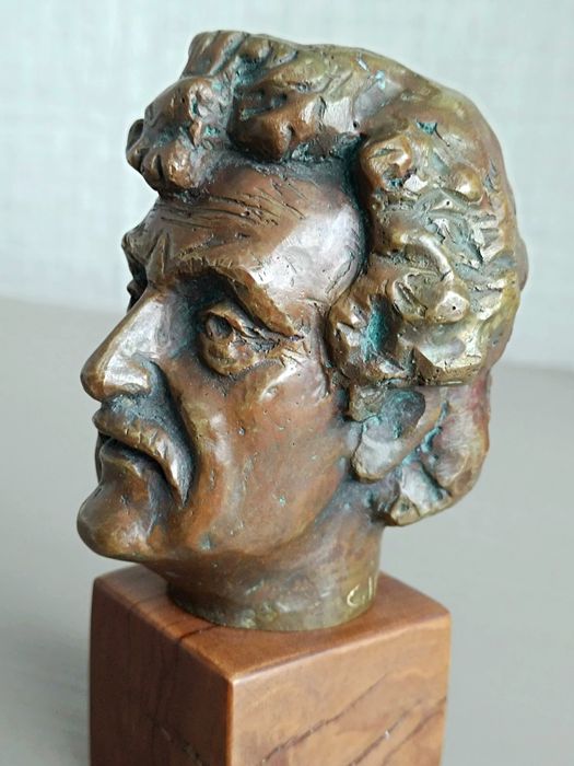 Бронзов бюст на Кърт Вонегът - уникат, пластика, скулптура, статуетка