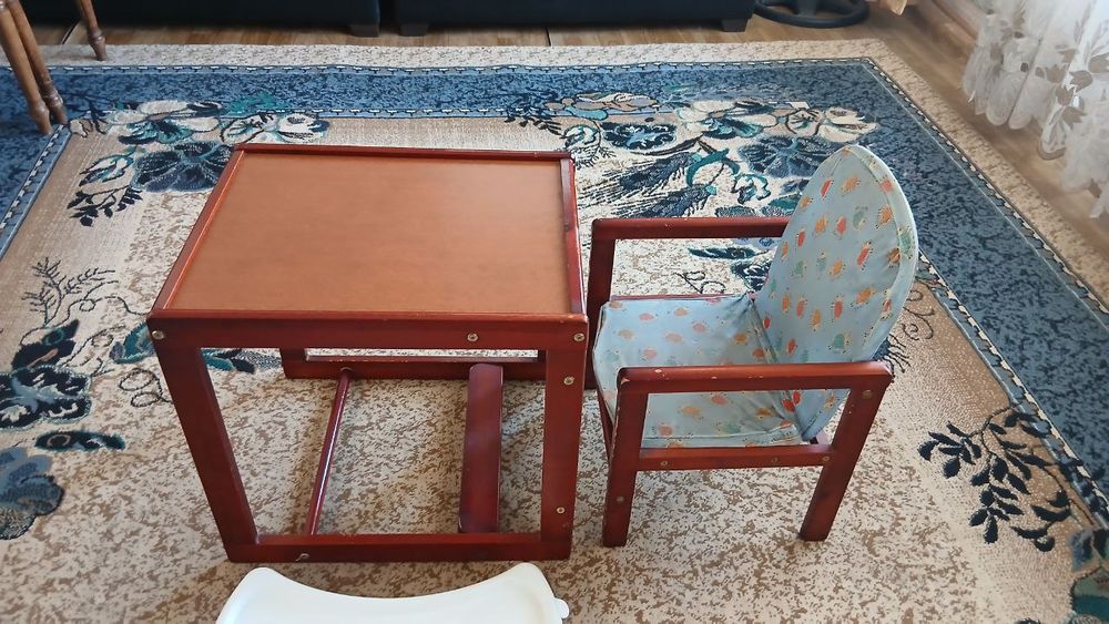 Bolalar uchun ovqatlanish stol-stuli. Детский стульчик для кормления.