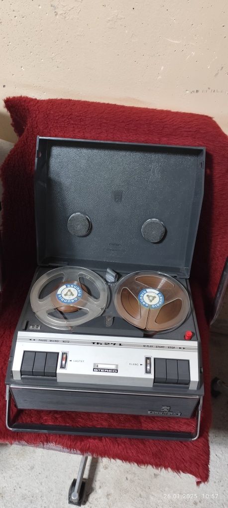 Магнетофон Grundig