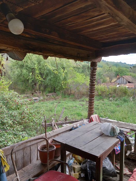 Vand casa din lèmn cu etaj