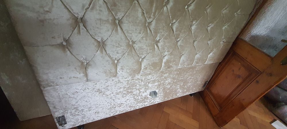 Pat chesterfield catifea crem 160 pe 200