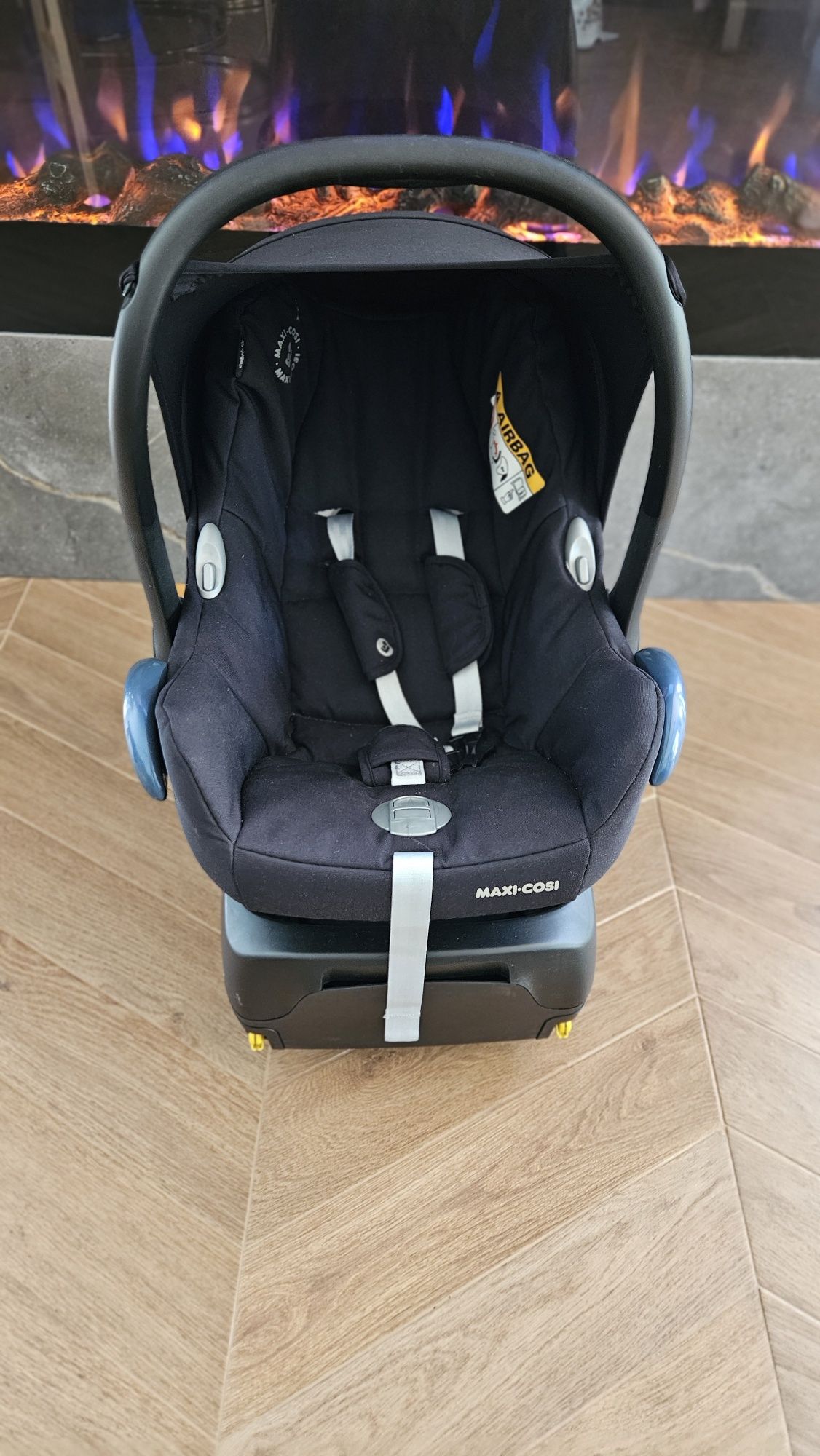 Столче за кола Maxi Cosi с Isofix база
