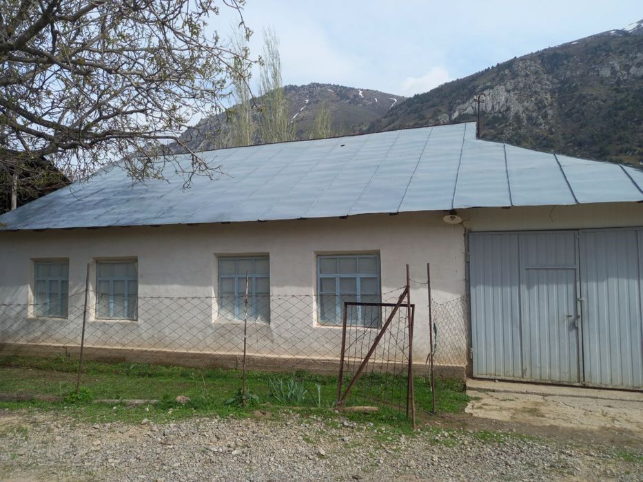 Уй сотилади Така-Янгок кишлогида Нефрит томонда