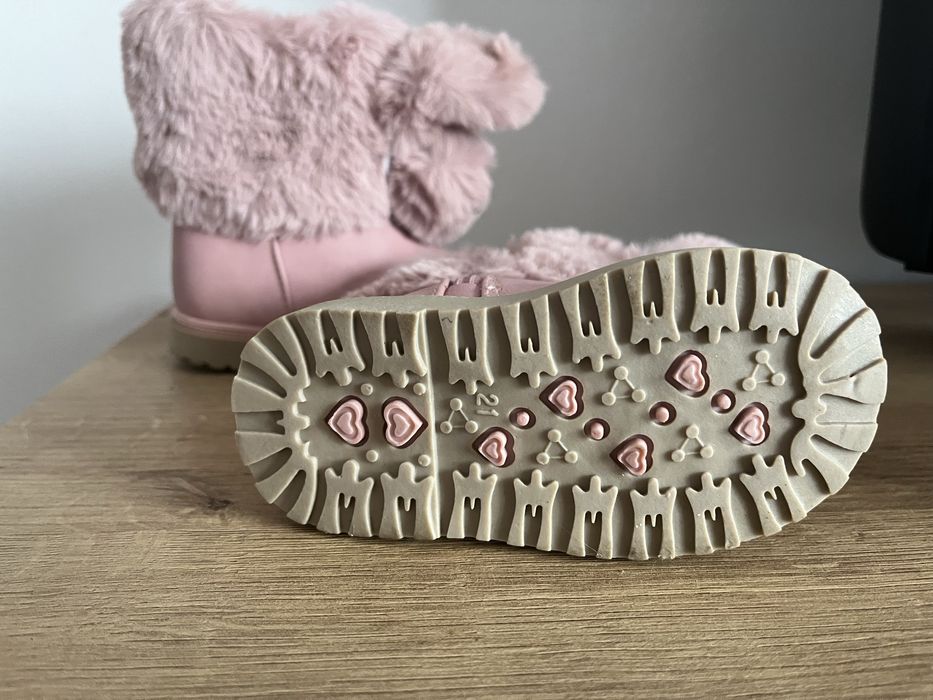 Ghete de fetita imblanite marimea 21 model iepuras,noi