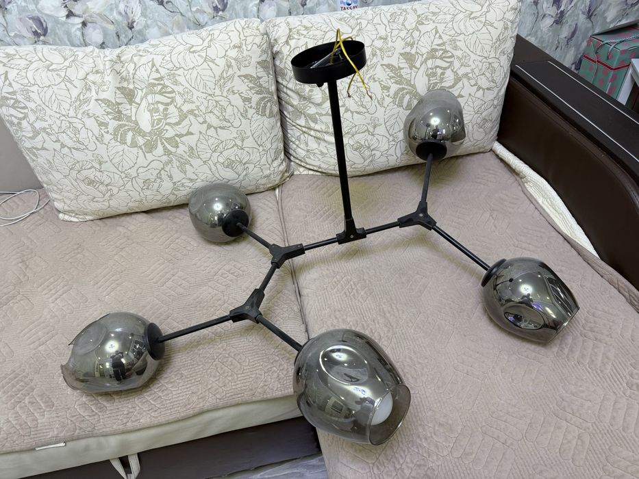 Продам Люстра б/у