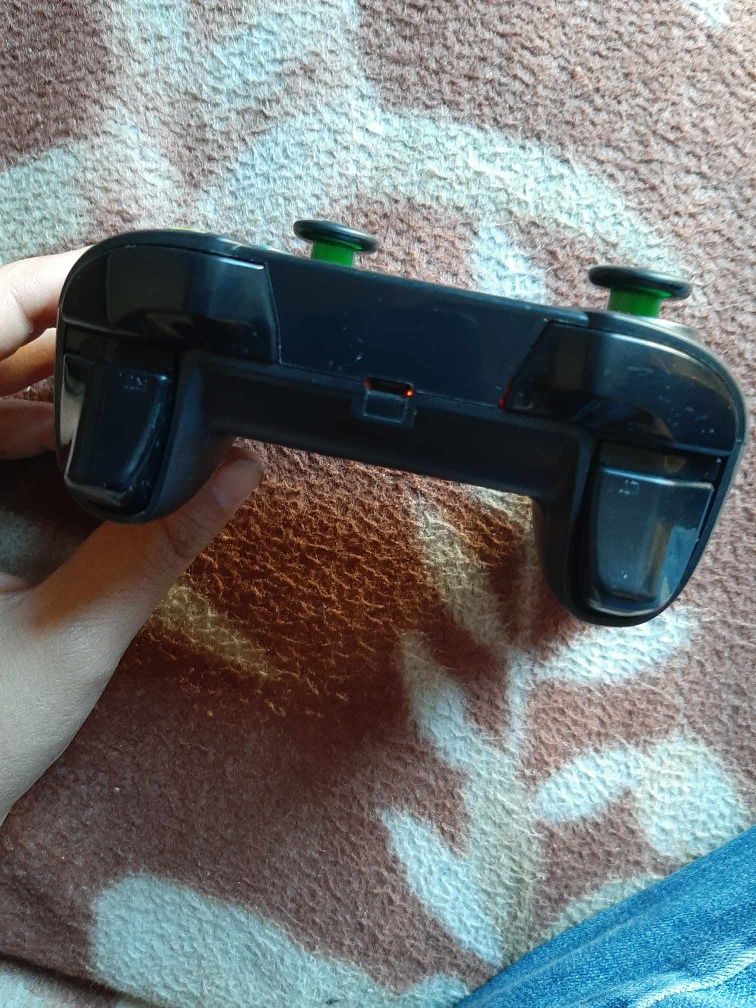 Vând manetă myria în stare bună compatibilă cu Xbox 360 și  PS3