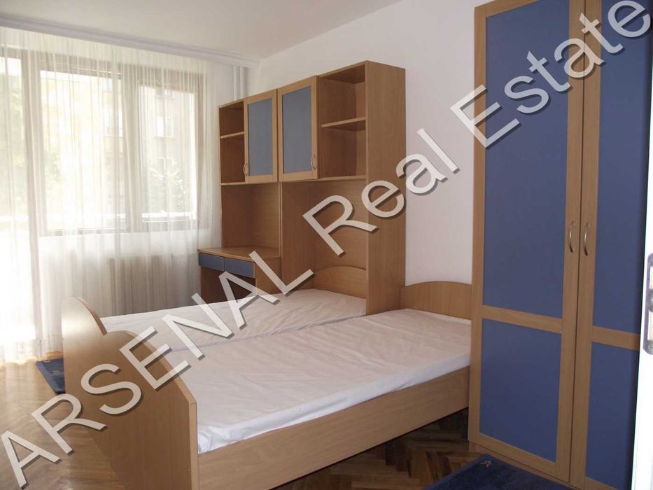 Дава се под наем Тристаен апартамент в София, Център - 126 кв.м за 800 € - Снимка #4