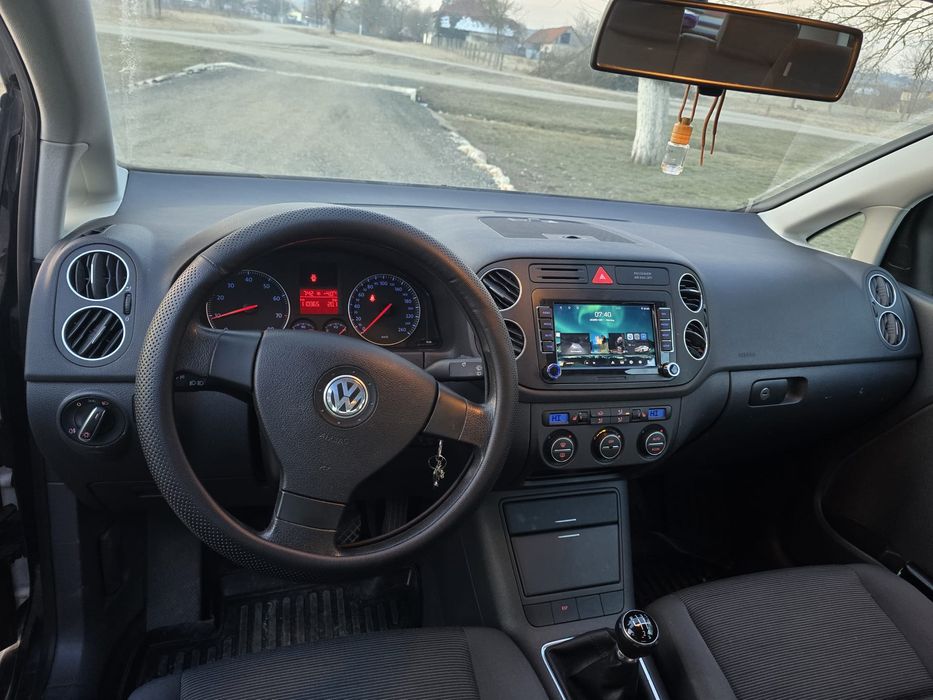 Vând golf 5 plus