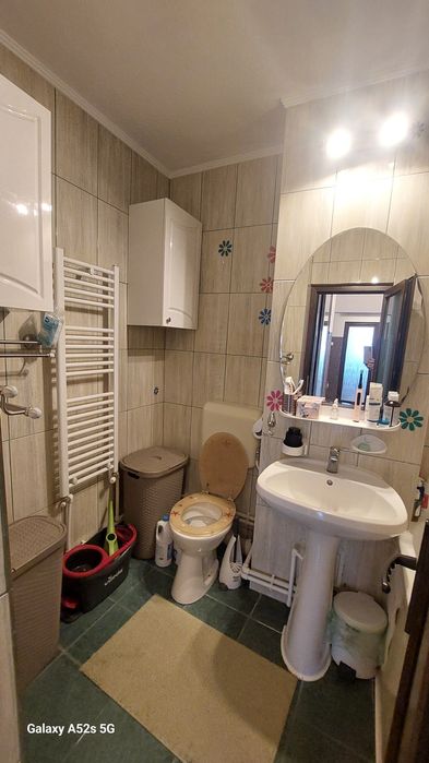 Apartament 4 camere-de vânzare - proprietar