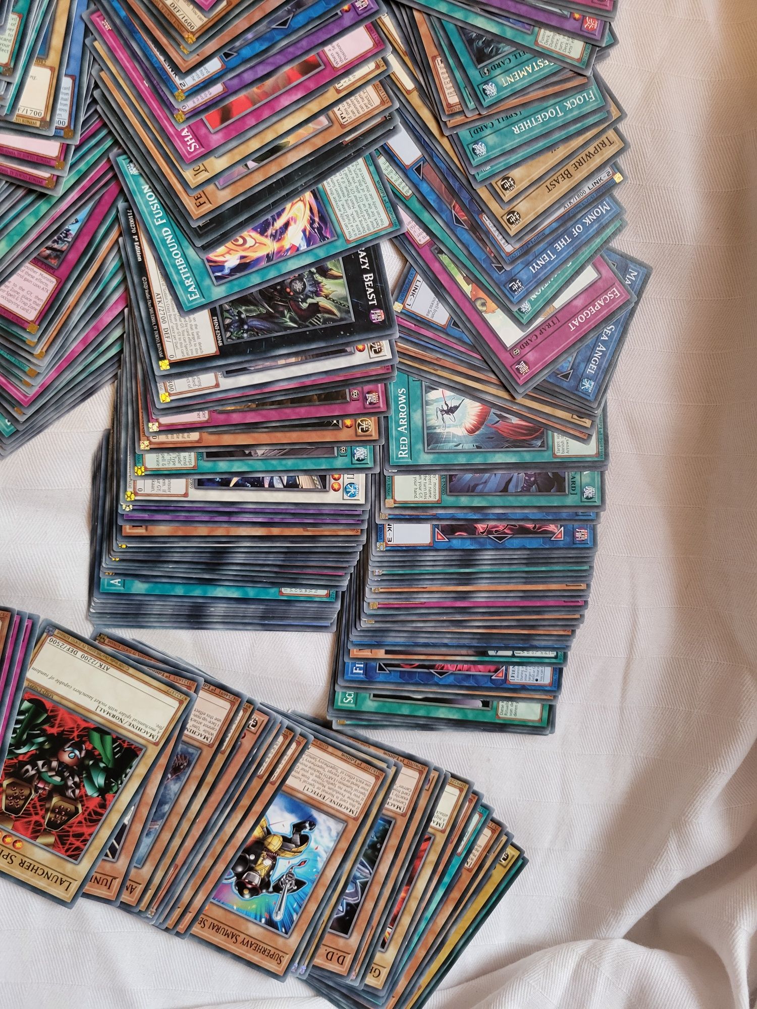 Cărți yugioh lot 100