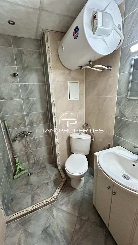 Дава се под наем Офис в Бургас, Център - 50 кв.м за 306 € - Снимка #5