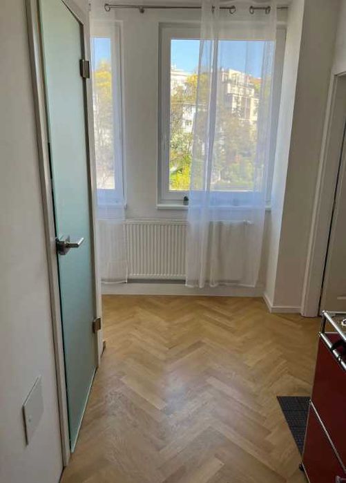 Дава се под наем Тристаен апартамент в Пловдив, Център - 96 кв.м за 418.2 € - Снимка #2