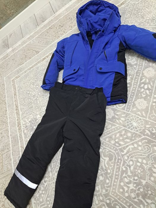 Продам мальчиковую Зимнюю куртку двойка