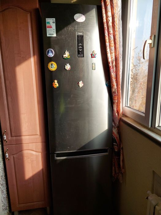 Холодильник LG высокий