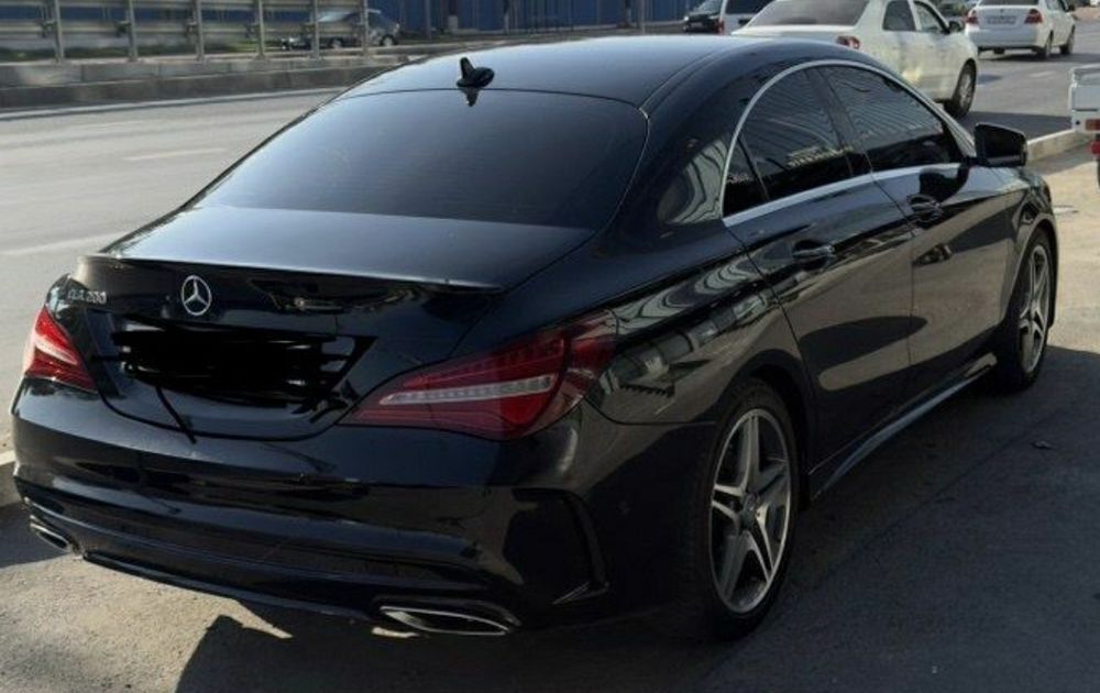 Mercedes benz CLA 200 Qora 2017  SROCHNA SOTILADI!!!