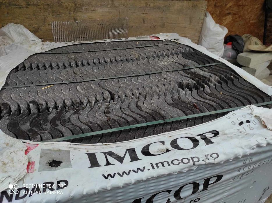 Țiglă de beton de culoare neagra