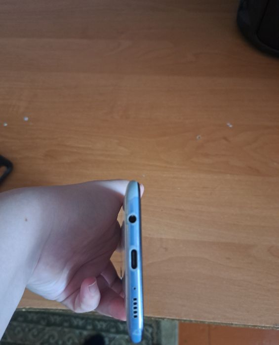 Продаю самсунг а50 срочно