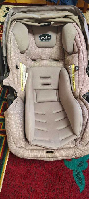 Автокресло-трансформер Evenflo 3-в-1 с чехлом Quick Clean