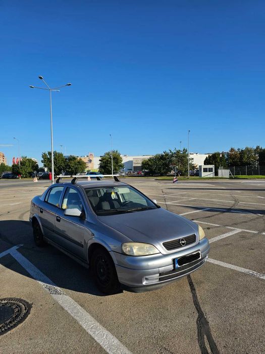 Vand Opel Astra G Berlină 1.4 Benzină, An 2007 - Stare Bună, Taxe Mici