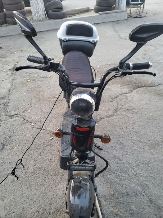 Скутер сотилади.