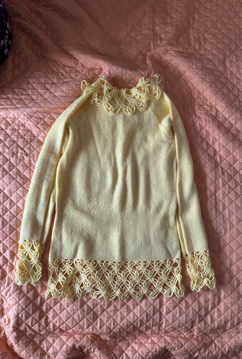 Pulover galben ( lucrat manual )