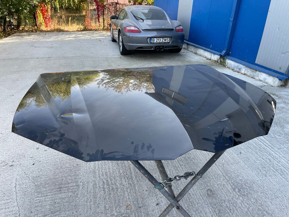 Vand capota Lamborghini Urus