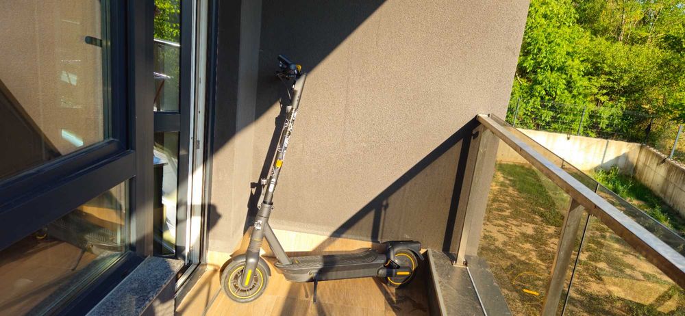 Електрическа тротинетка Segway Max G2