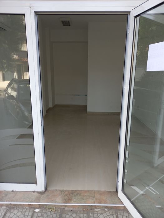 Дава се под наем Магазин в Хасково, Любен Каравелов - 20 кв.м за 142.8 € - Снимка #1