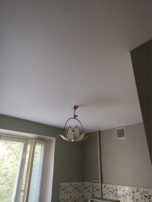 установка натяжных потолков