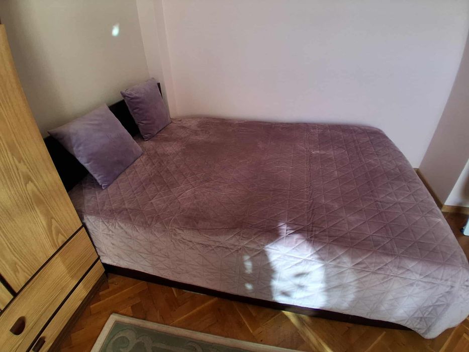 Двойно легло 140/200 с подматрачна рамка и място за съхранение