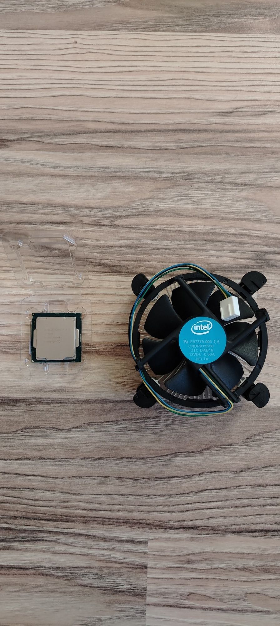 Процесор Intel Core i3-8100