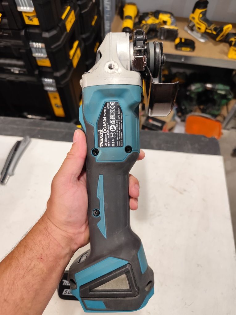 Безчетков акумулаторен ъглошлайф Макита Makita DGA 504 + 5Ah