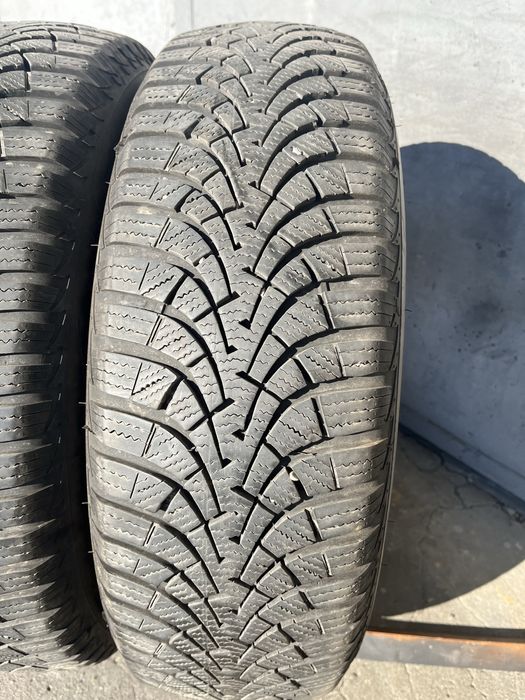 2 бр. зимни гуми 195/65/15 GoodYear 6+ mm DOT 2617