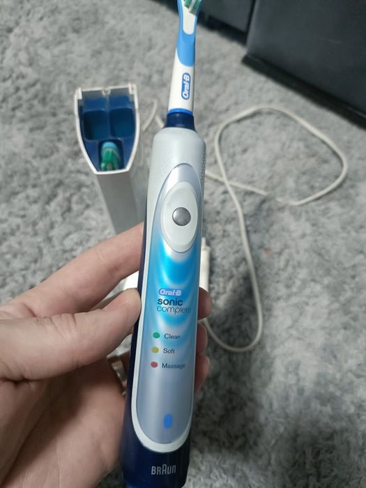 Электрическая Зубная щётка