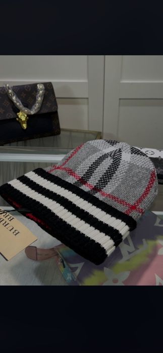 Fes Burberry model 2026, 2 modele