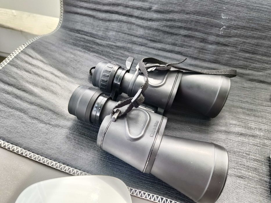 binoclu celestron 10  30    50 zoom