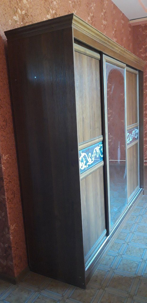 Eski mebel kamplekt .2 iwlatilib yigib olip quyilgan mebel