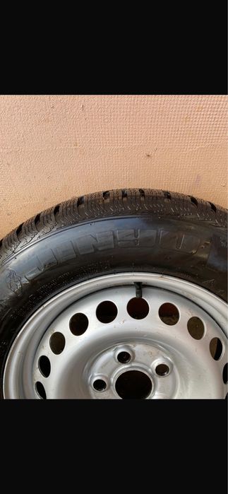 Vand cauciucuri noi cu tot cu jante