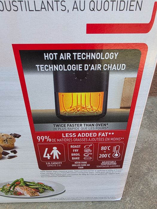 Vând Friteuza cu aer cald Tefal Easy Fry Essential  Nouă sigilată