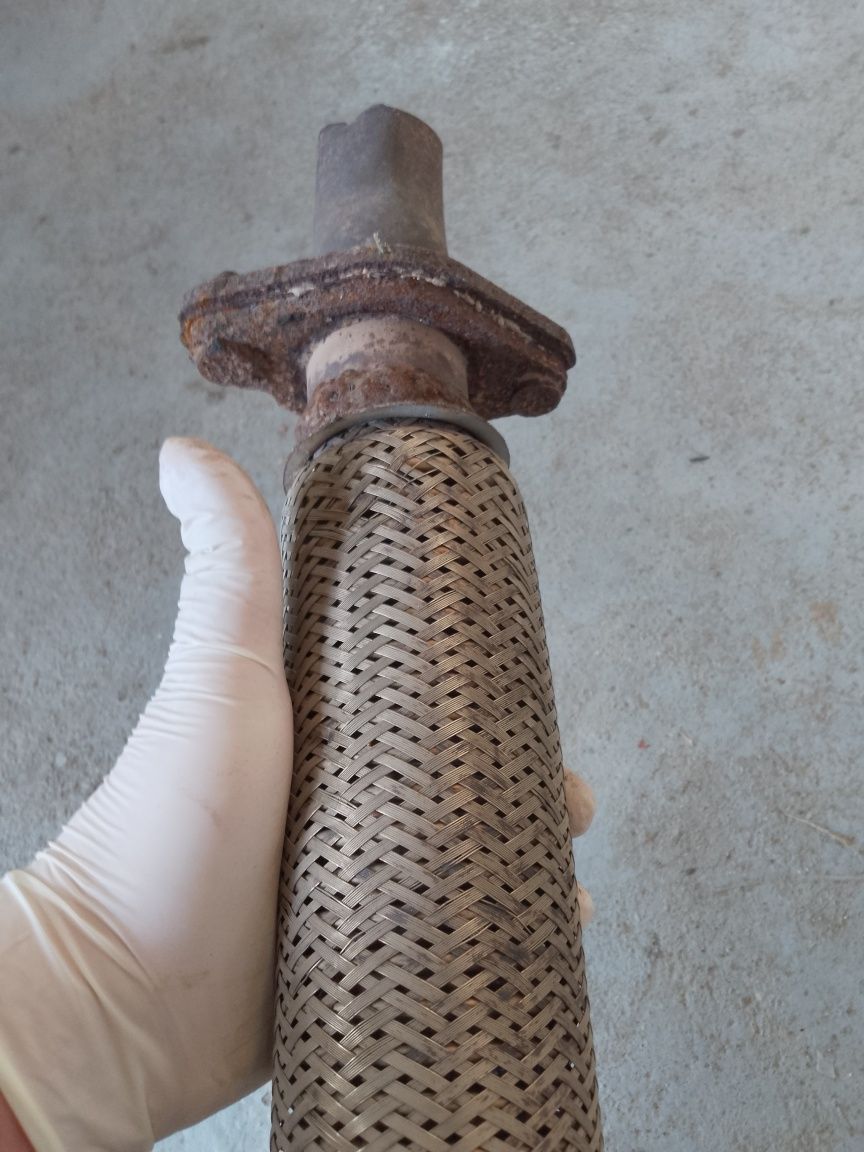 Vând racord flexibil Ford focus