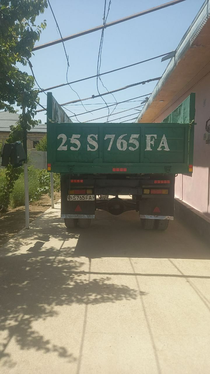 Gaz 53 Samosval sotiladi.
Gaz 53 Yili 1990