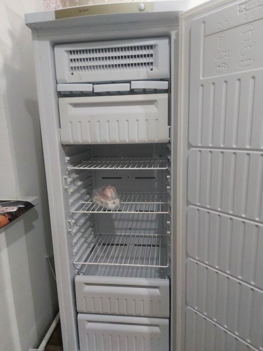 Продам морозильную камеру